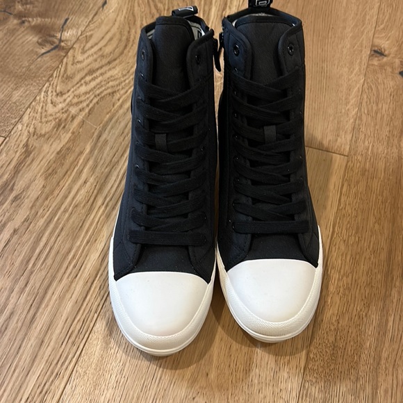 DKNY Fashion Heeled Glam Sneakers NWT - Picture 1 of 6